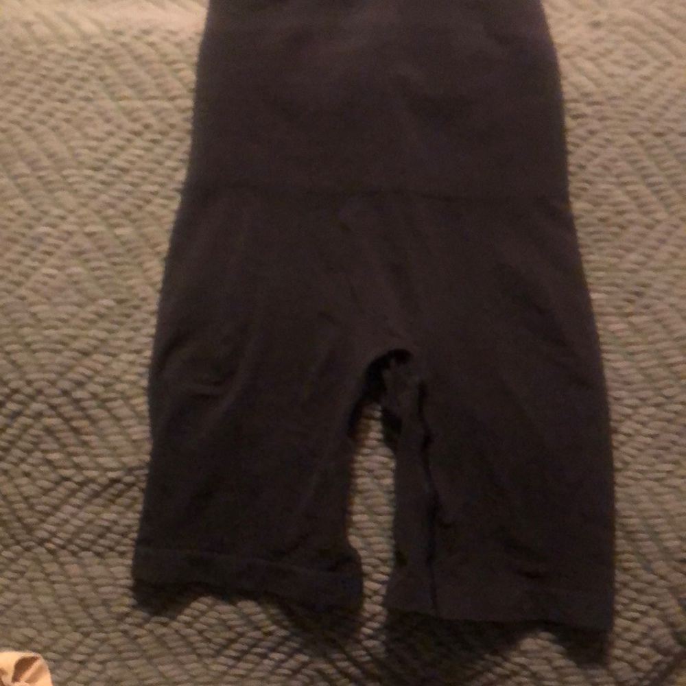 Skims NWOT L/xl